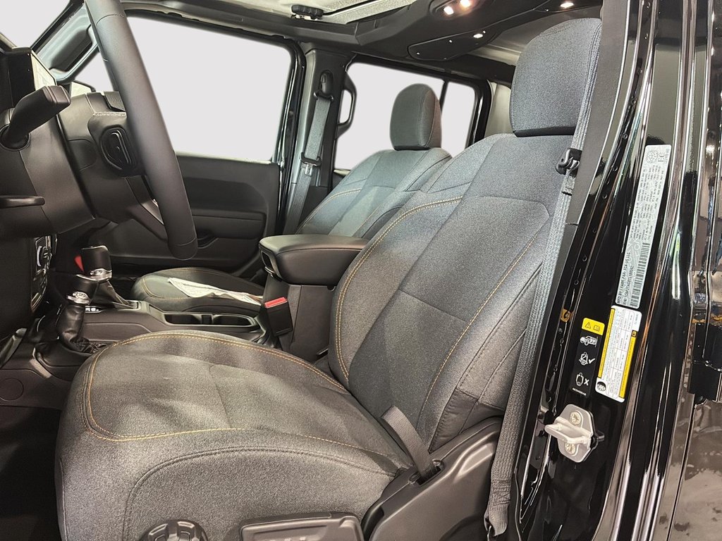 2026 Jeep Gladiator SPORT S in Saint-Hyacinthe, Quebec - 7 - w1024h768px