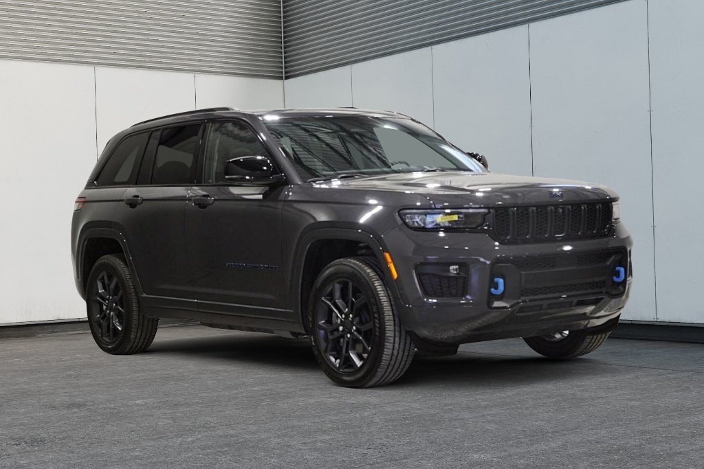 2023 Jeep Grand Cherokee 4xe 30th Anniversary in Saint-Hyacinthe, Quebec - 3 - w1024h768px