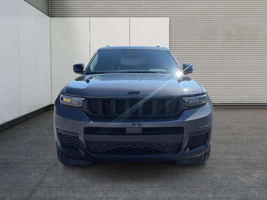 Jeep Grand Cherokee L ALTITUDE 2025 à Saint-Hyacinthe, Québec - 2 - w1024h768px