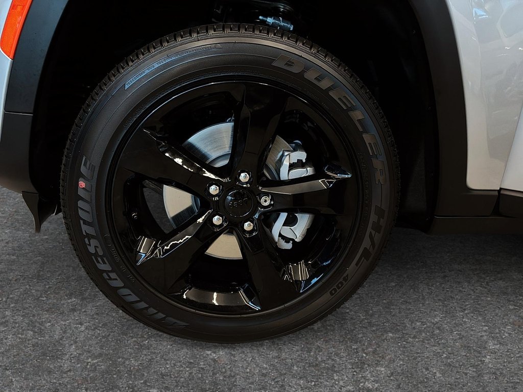 Jeep Grand Cherokee L ALTITUDE 2025 à Saint-Hyacinthe, Québec - 5 - w1024h768px