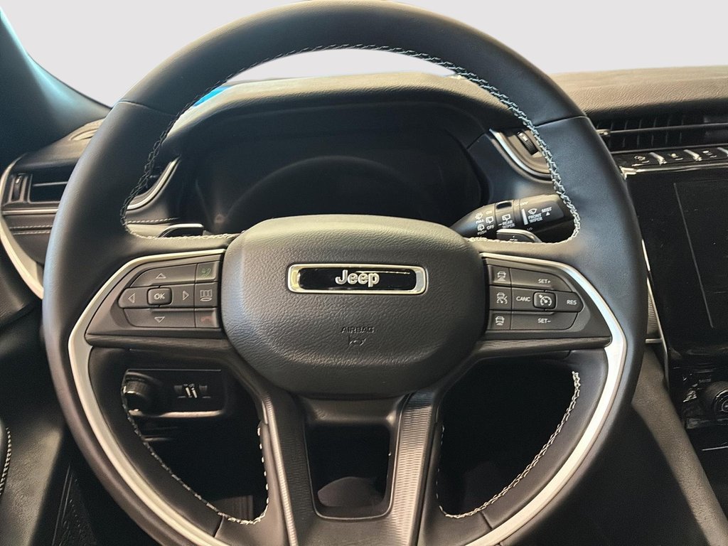 Jeep Grand Cherokee L ALTITUDE 2025 à Saint-Hyacinthe, Québec - 9 - w1024h768px