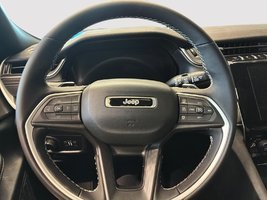 2025 Jeep Grand Cherokee L Altitude in Saint-Hyacinthe, Quebec - 9 - w1024h768px