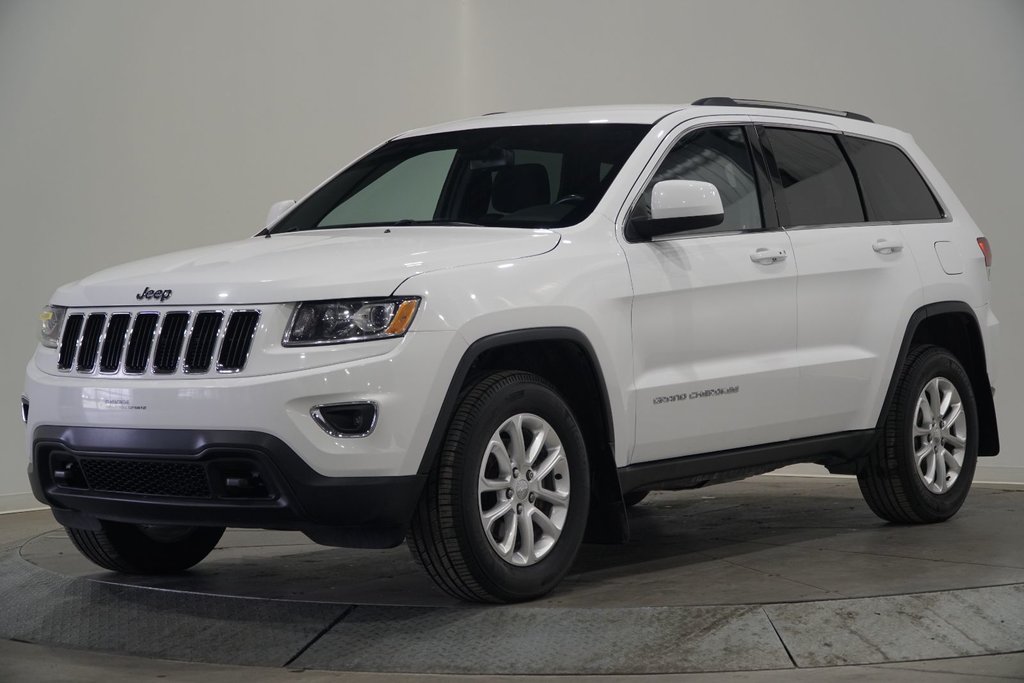 2016  Grand Cherokee Laredo V6 4X4 in Saint-Hyacinthe, Quebec - 1 - w1024h768px