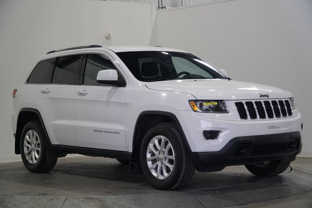 2016  Grand Cherokee Laredo V6 4X4 in Saint-Hyacinthe, Quebec - 3 - w1024h768px