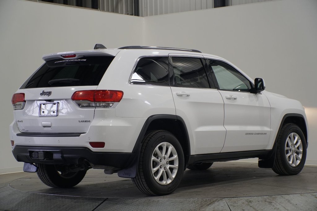 2016  Grand Cherokee Laredo V6 4X4 in Saint-Hyacinthe, Quebec - 4 - w1024h768px