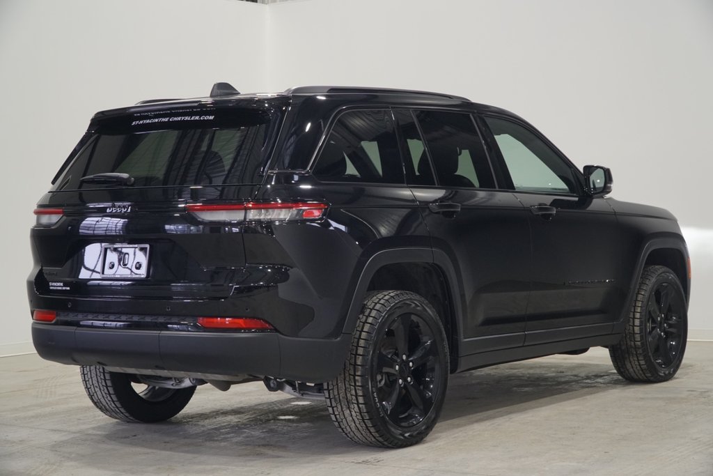 Jeep Grand Cherokee Altitude 2024 à Saint-Hyacinthe, Québec - 4 - w1024h768px