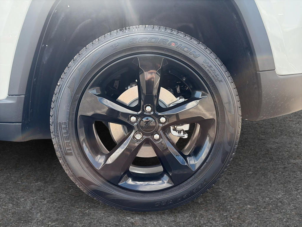 2025 Jeep Grand Cherokee LIMITED in Saint-Hyacinthe, Quebec - 10 - w1024h768px