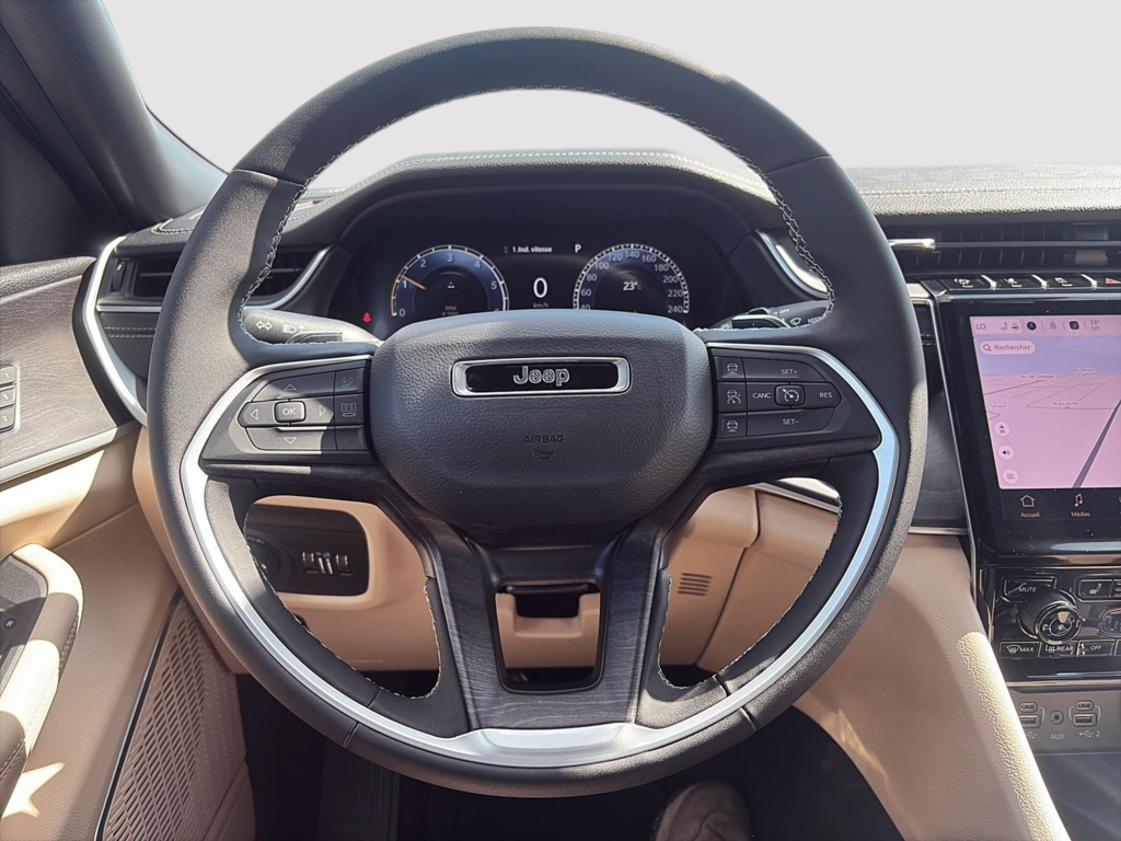 2025 Jeep Grand Cherokee LIMITED in Saint-Hyacinthe, Quebec - 14 - w1024h768px
