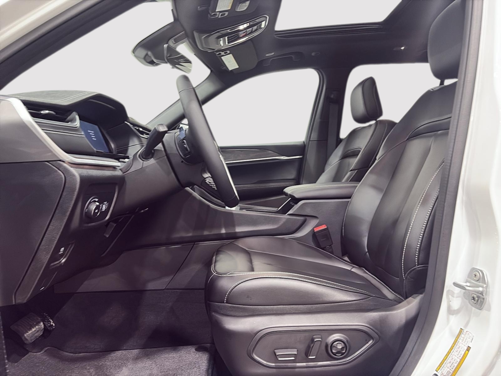 Jeep Grand Cherokee LIMITED 2025 à Saint-Hyacinthe, Québec - 13 - w1024h768px