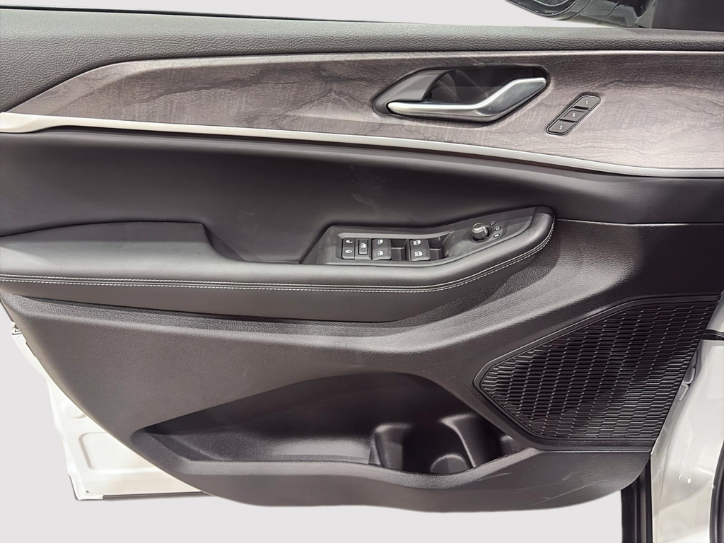 Jeep Grand Cherokee LIMITED 2025 à Saint-Hyacinthe, Québec - 8 - w1024h768px