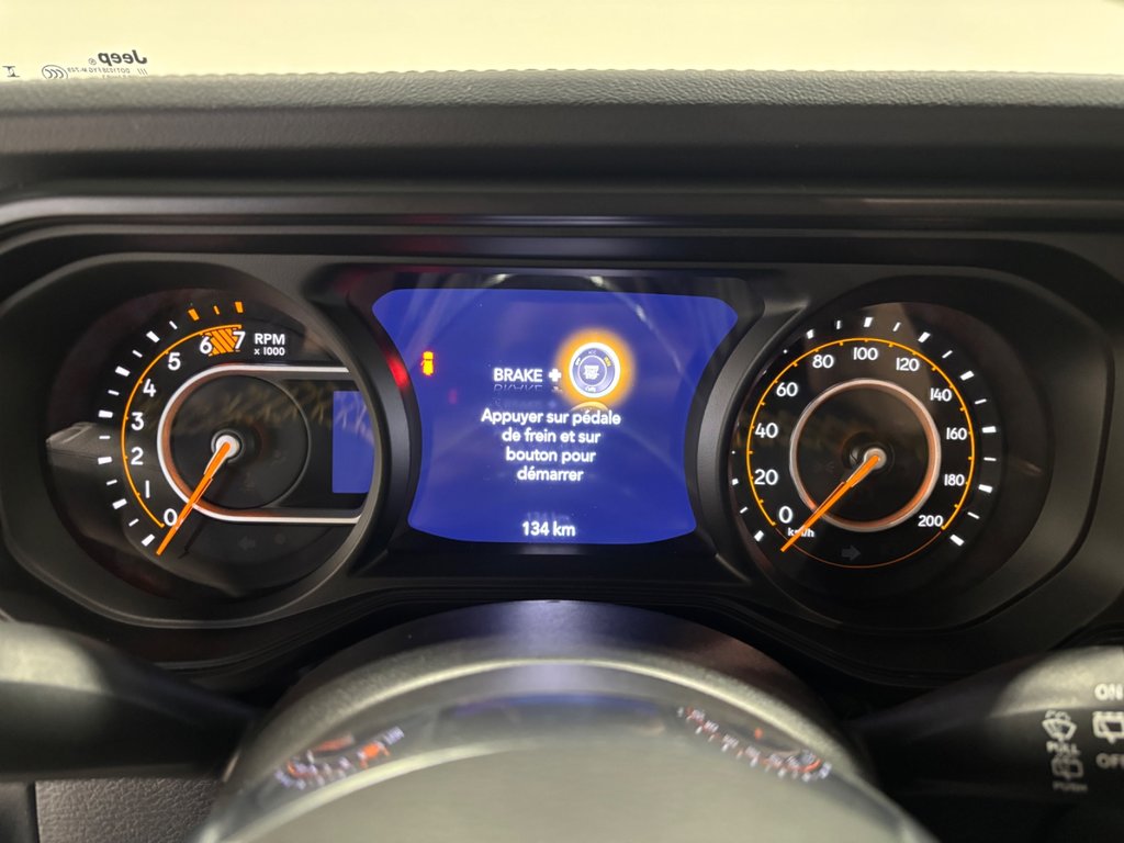 2024 Jeep WRANGLER 4-Door SAHARA in Saint-Hyacinthe, Quebec - 18 - w1024h768px