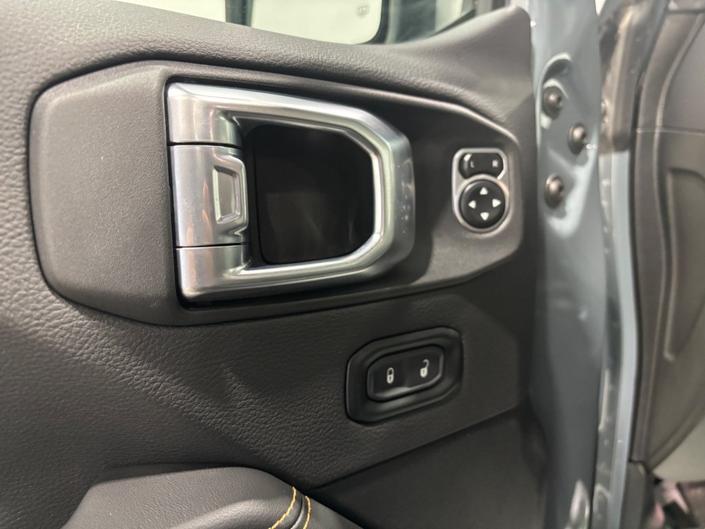 2024 Jeep WRANGLER 4-Door SAHARA in Saint-Hyacinthe, Quebec - 14 - w1024h768px