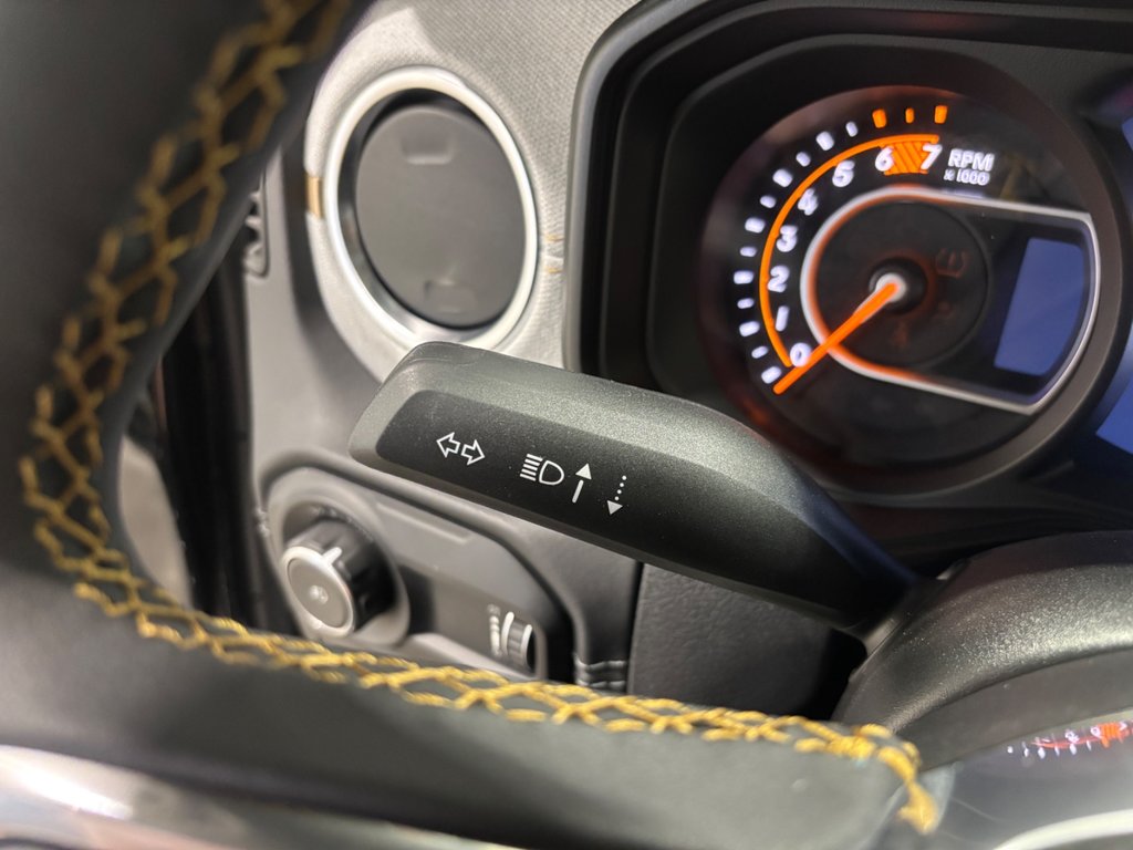 2024 Jeep WRANGLER 4-Door SAHARA in Saint-Hyacinthe, Quebec - 19 - w1024h768px