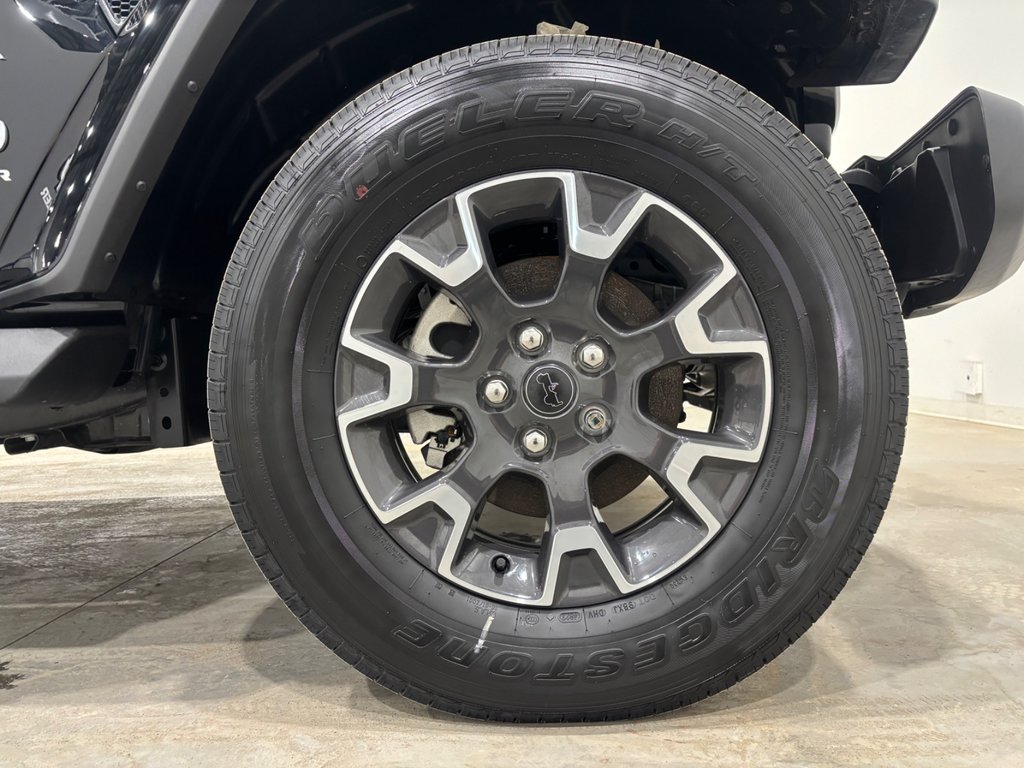 2024 Jeep WRANGLER 4-Door SAHARA in Saint-Hyacinthe, Quebec - 8 - w1024h768px