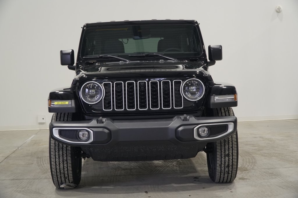 2024 Jeep WRANGLER 4-Door SAHARA in Saint-Hyacinthe, Quebec - 2 - w1024h768px