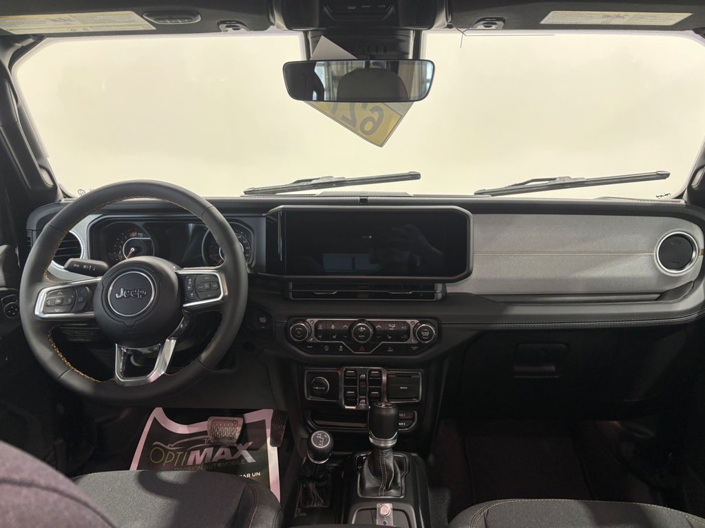 2024 Jeep WRANGLER 4-Door SAHARA in Saint-Hyacinthe, Quebec - 13 - w1024h768px