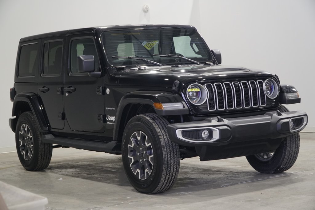 2024 Jeep WRANGLER 4-Door SAHARA in Saint-Hyacinthe, Quebec - 3 - w1024h768px