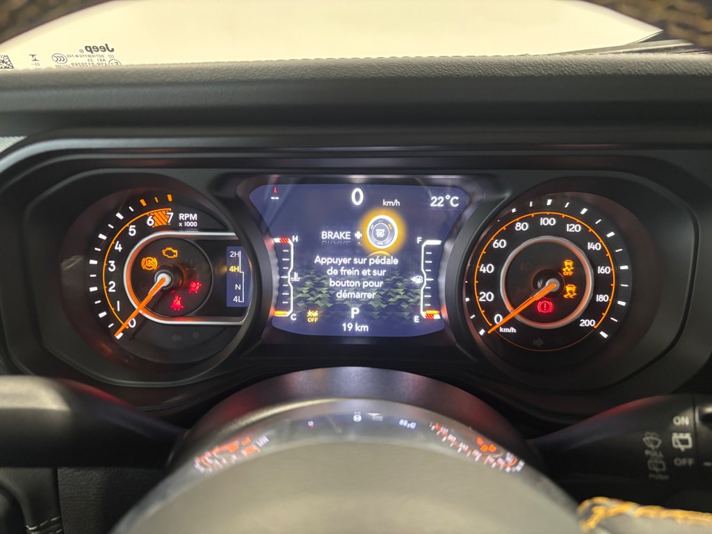2024 Jeep WRANGLER 4-Door SAHARA in Saint-Hyacinthe, Quebec - 18 - w1024h768px