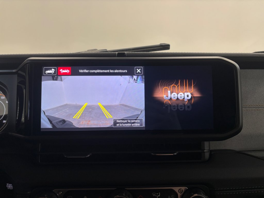 2024 Jeep WRANGLER 4-Door SAHARA in Saint-Hyacinthe, Quebec - 24 - w1024h768px