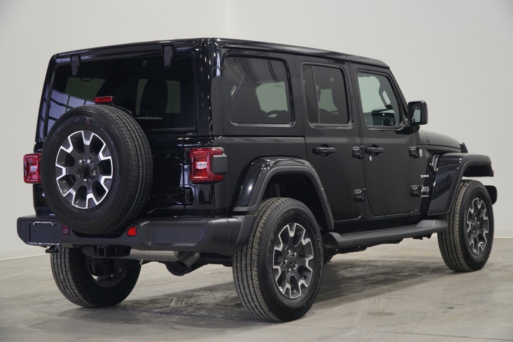 2024 Jeep WRANGLER 4-Door SAHARA in Saint-Hyacinthe, Quebec - 4 - w1024h768px