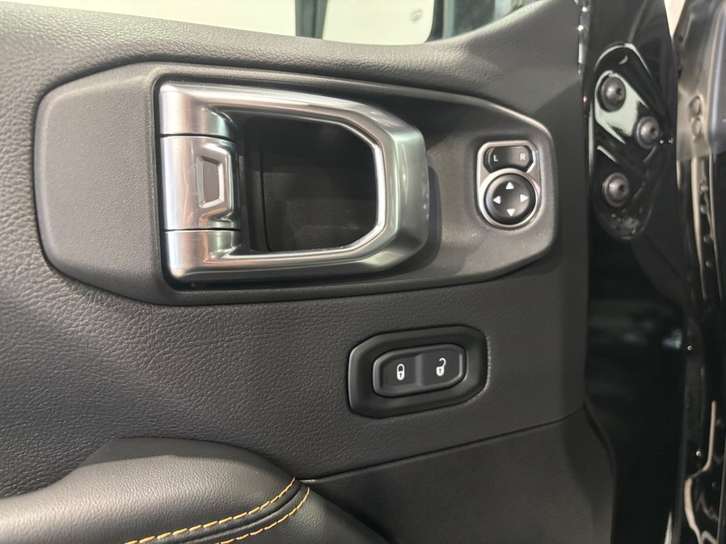 2024 Jeep WRANGLER 4-Door SAHARA in Saint-Hyacinthe, Quebec - 14 - w1024h768px