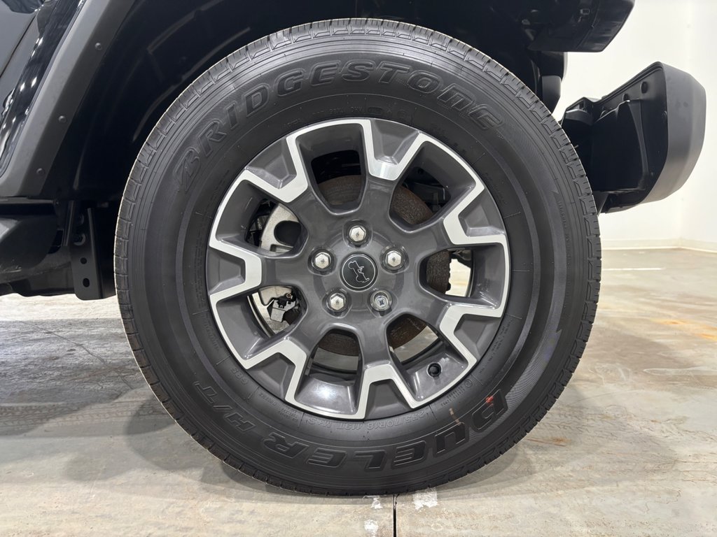 2024 Jeep WRANGLER 4-Door SAHARA in Saint-Hyacinthe, Quebec - 8 - w1024h768px