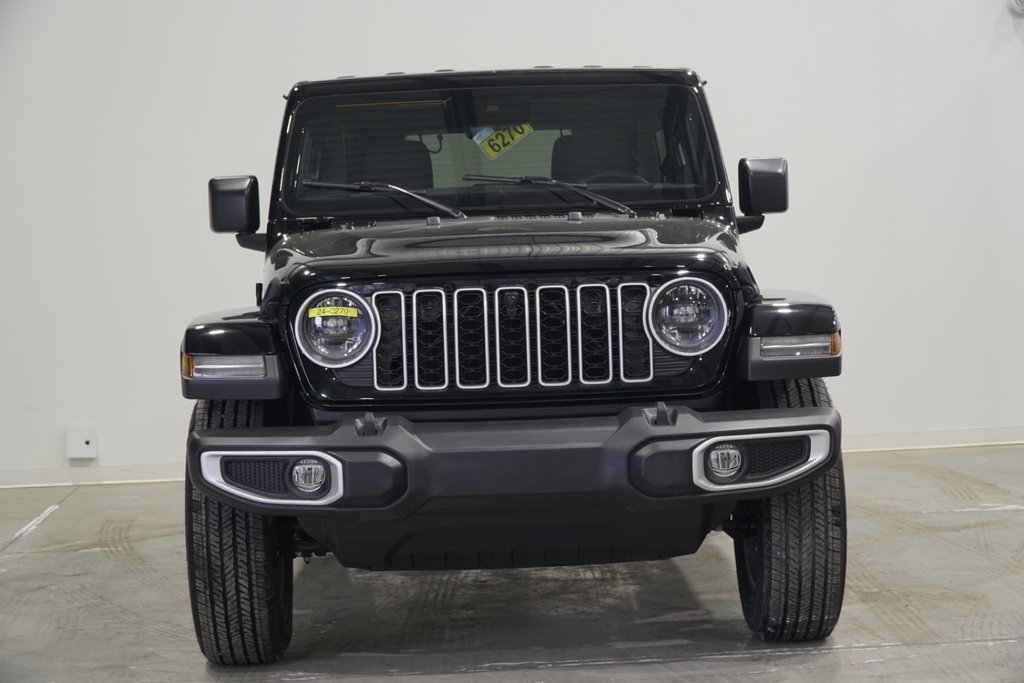 2024 Jeep WRANGLER 4-Door SAHARA in Saint-Hyacinthe, Quebec - 2 - w1024h768px
