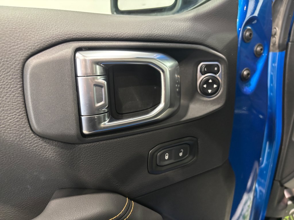 2024 Jeep WRANGLER 4-Door SAHARA in Saint-Hyacinthe, Quebec - 13 - w1024h768px