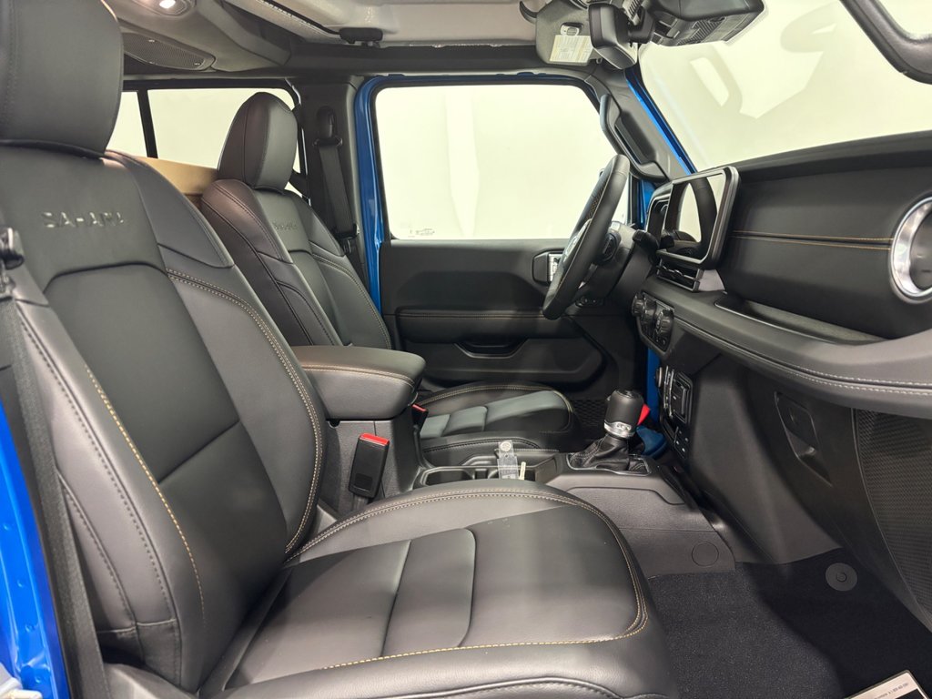 2024 Jeep WRANGLER 4-Door SAHARA in Saint-Hyacinthe, Quebec - 10 - w1024h768px
