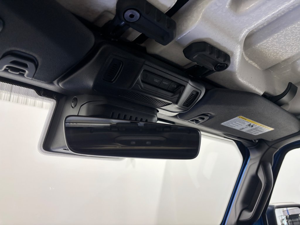 2024 Jeep WRANGLER 4-Door SAHARA in Saint-Hyacinthe, Quebec - 29 - w1024h768px