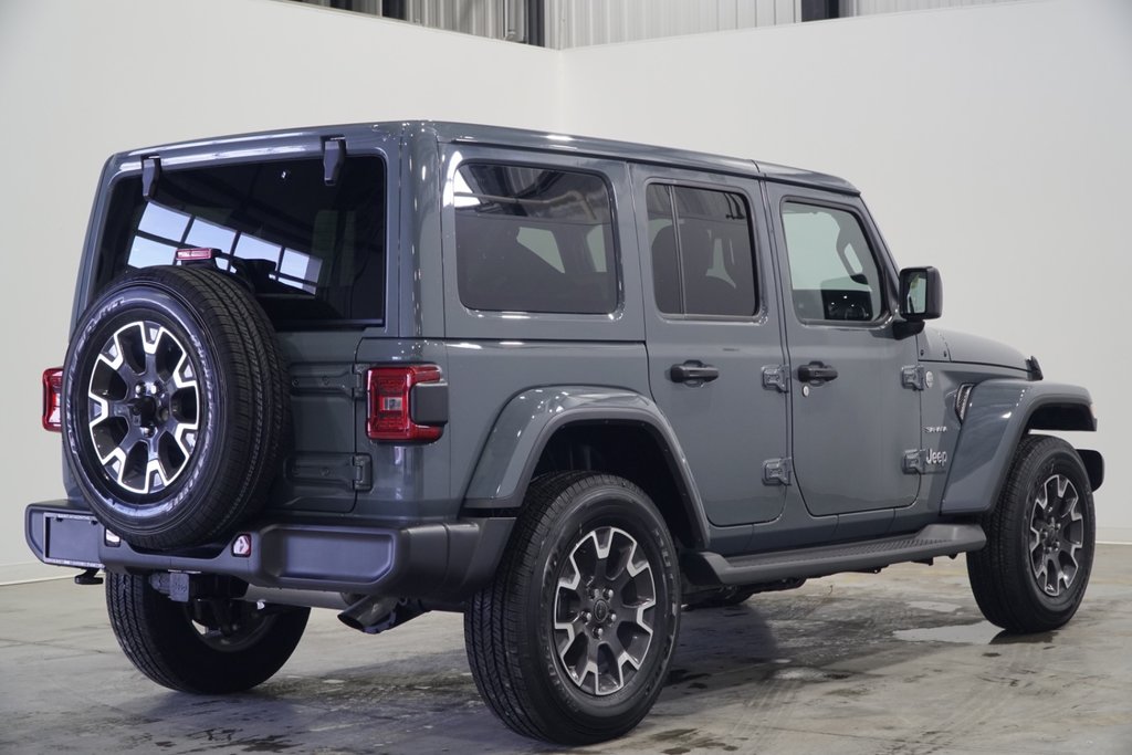 2024 Jeep WRANGLER 4-Door SAHARA in Saint-Hyacinthe, Quebec - 4 - w1024h768px