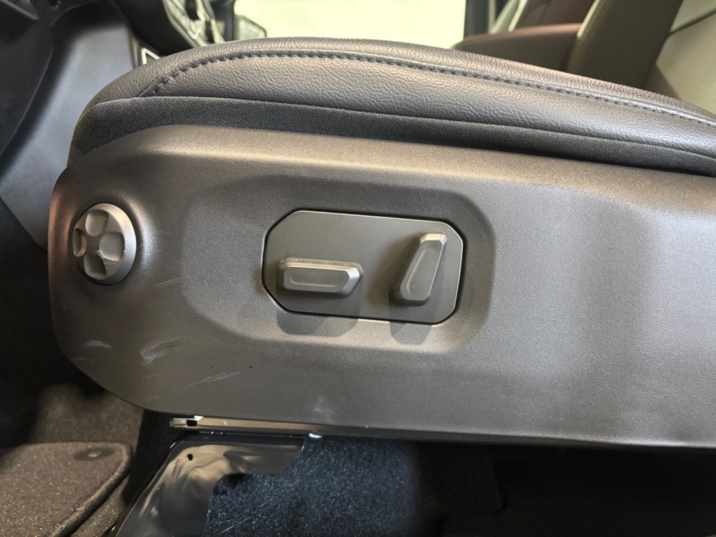 2024 Jeep WRANGLER 4-Door SAHARA in Saint-Hyacinthe, Quebec - 13 - w1024h768px