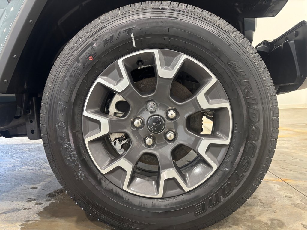 2024 Jeep WRANGLER 4-Door SAHARA in Saint-Hyacinthe, Quebec - 8 - w1024h768px