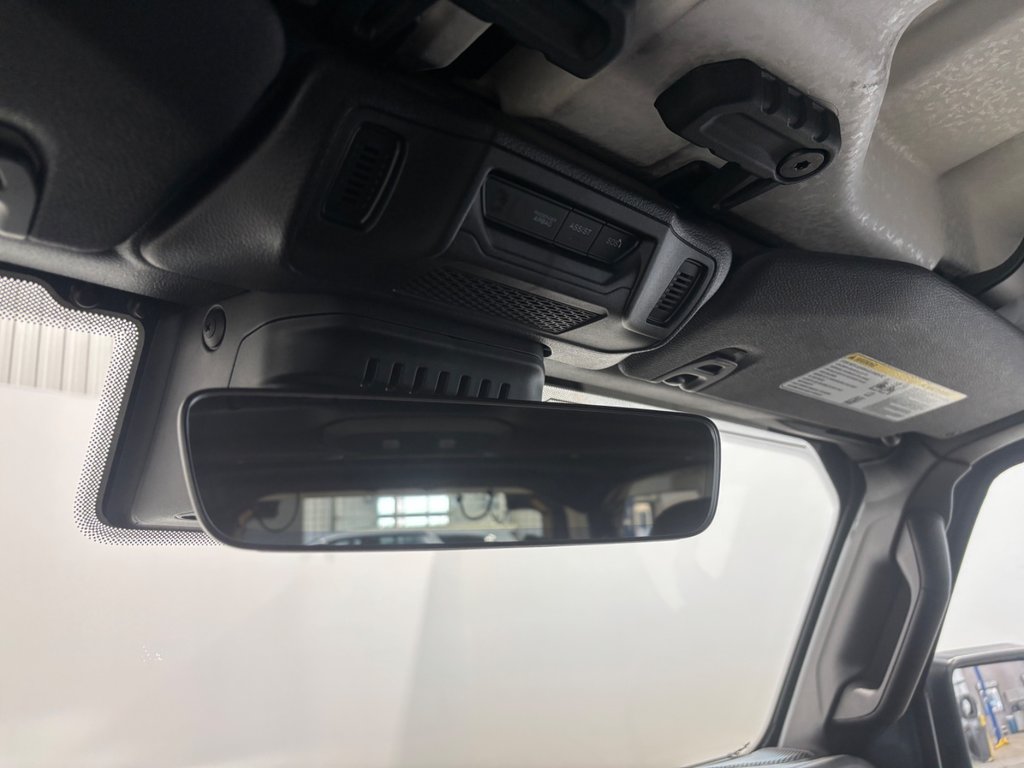 2024 Jeep WRANGLER 4-Door SAHARA in Saint-Hyacinthe, Quebec - 26 - w1024h768px