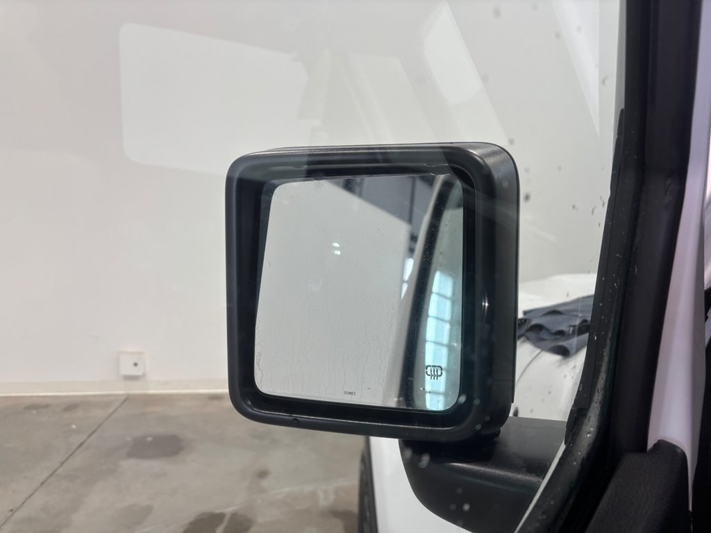 2024 Jeep WRANGLER 4-Door SAHARA in Saint-Hyacinthe, Quebec - 7 - w1024h768px