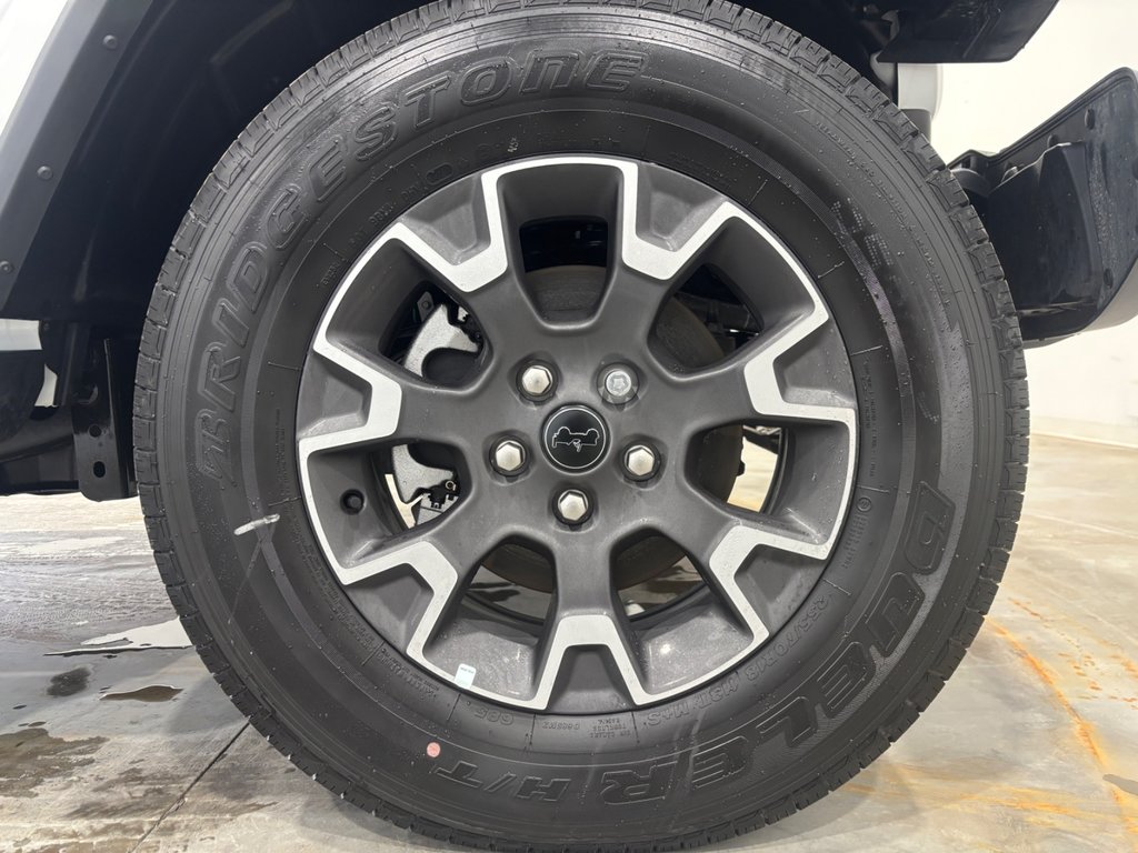 2024 Jeep WRANGLER 4-Door SAHARA in Saint-Hyacinthe, Quebec - 8 - w1024h768px