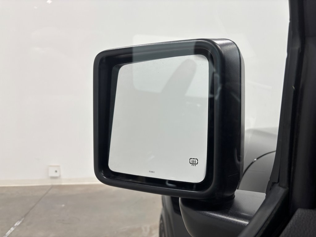 2024 Jeep WRANGLER 4-Door SAHARA in Saint-Hyacinthe, Quebec - 7 - w1024h768px