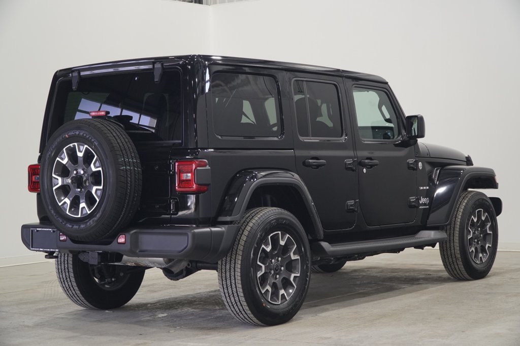 2024 Jeep WRANGLER 4-Door SAHARA in Saint-Hyacinthe, Quebec - 4 - w1024h768px