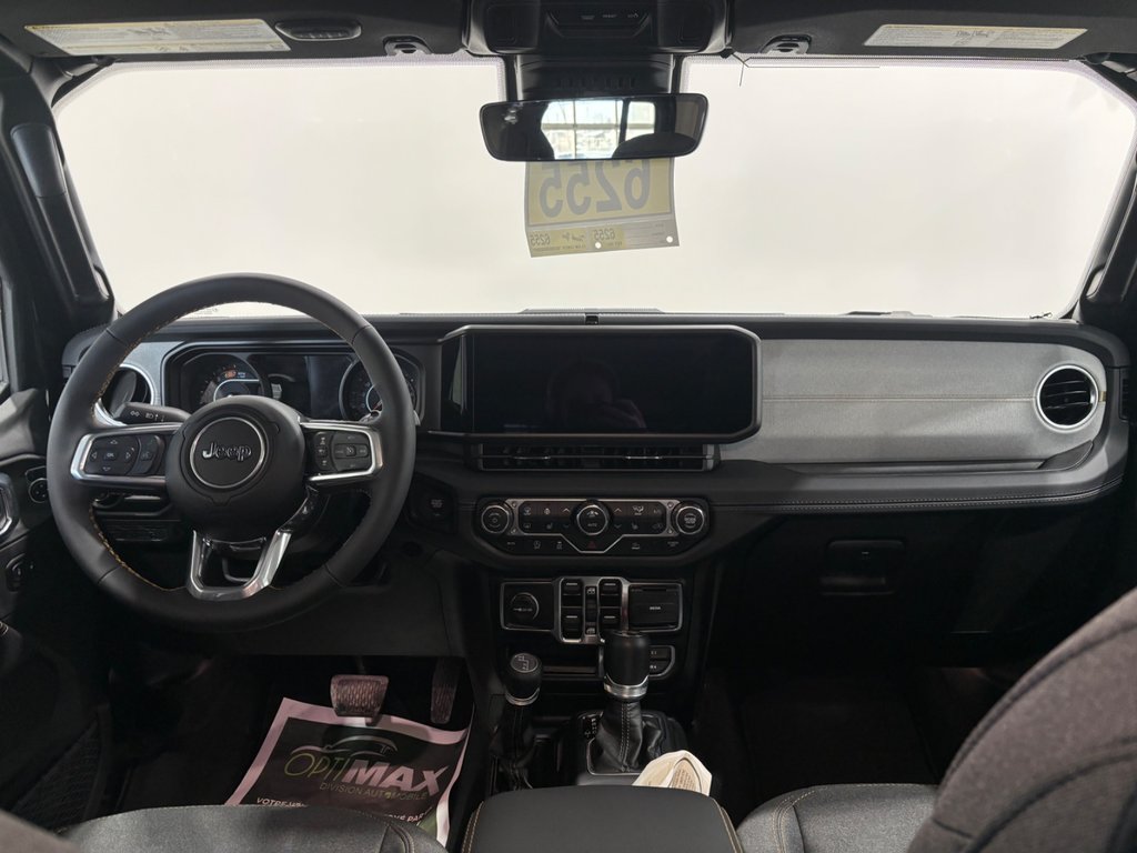 2024 Jeep WRANGLER 4-Door SAHARA in Saint-Hyacinthe, Quebec - 13 - w1024h768px