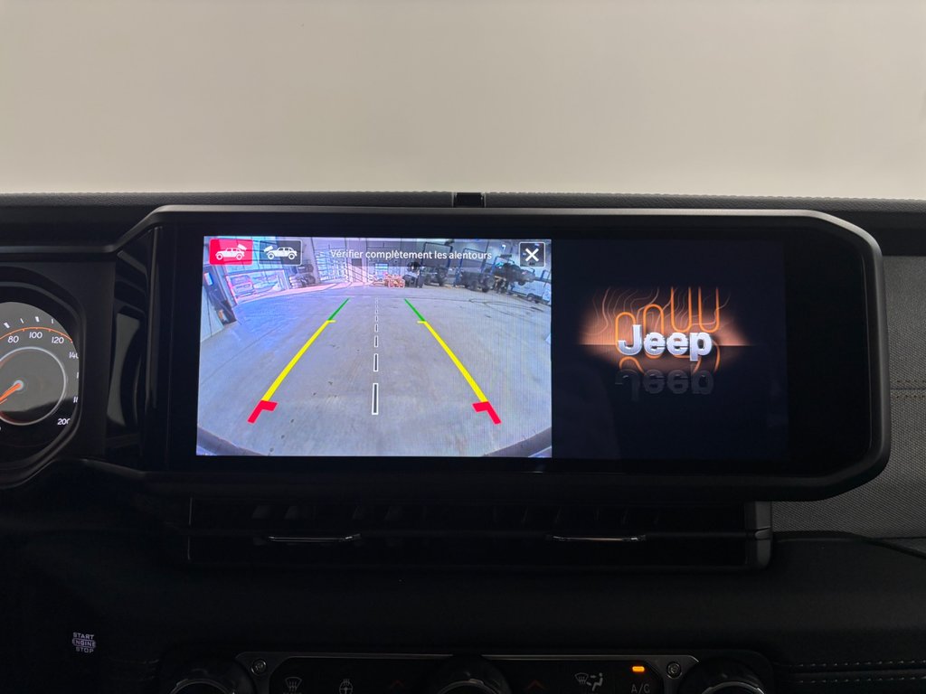2024 Jeep WRANGLER 4-Door SAHARA in Saint-Hyacinthe, Quebec - 27 - w1024h768px