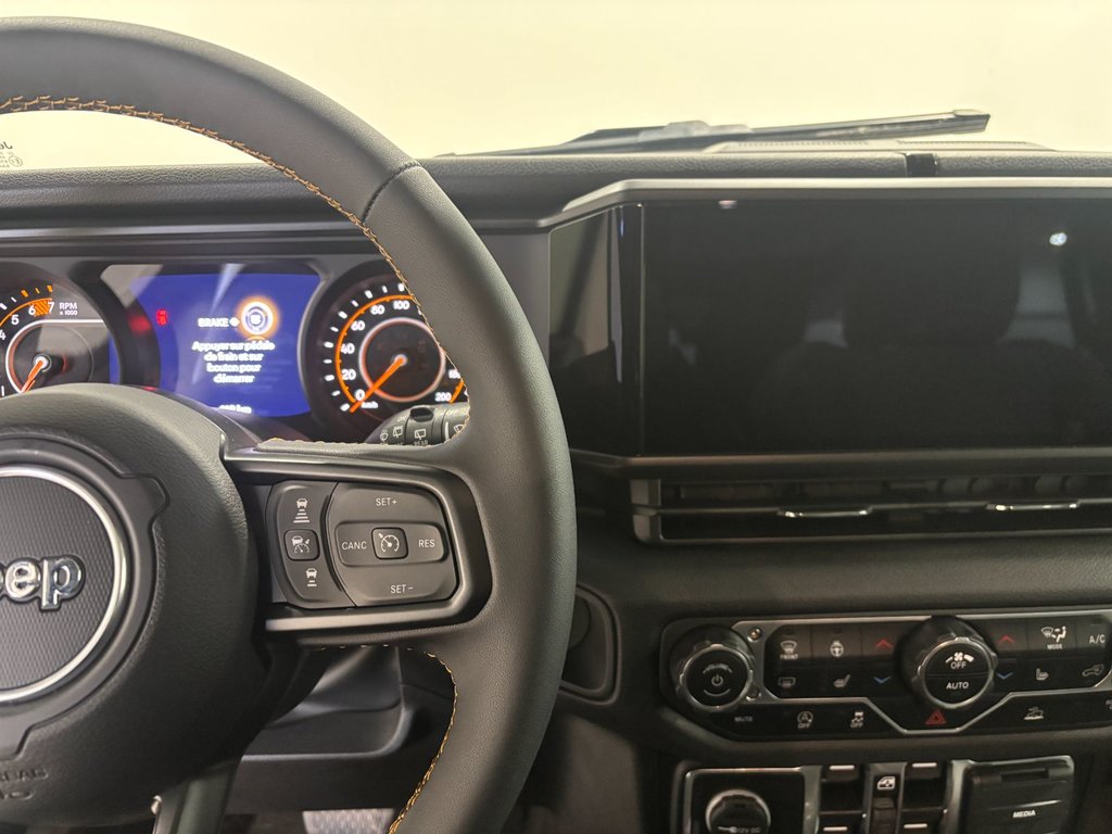 2024 Jeep WRANGLER 4-Door SPORT S in Saint-Hyacinthe, Quebec - 17 - w1024h768px