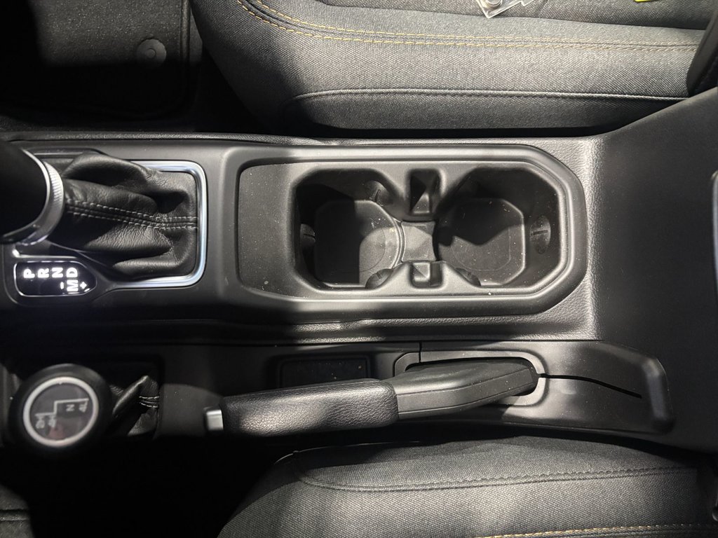 2024 Jeep WRANGLER 4-Door SPORT S in Saint-Hyacinthe, Quebec - 14 - w1024h768px