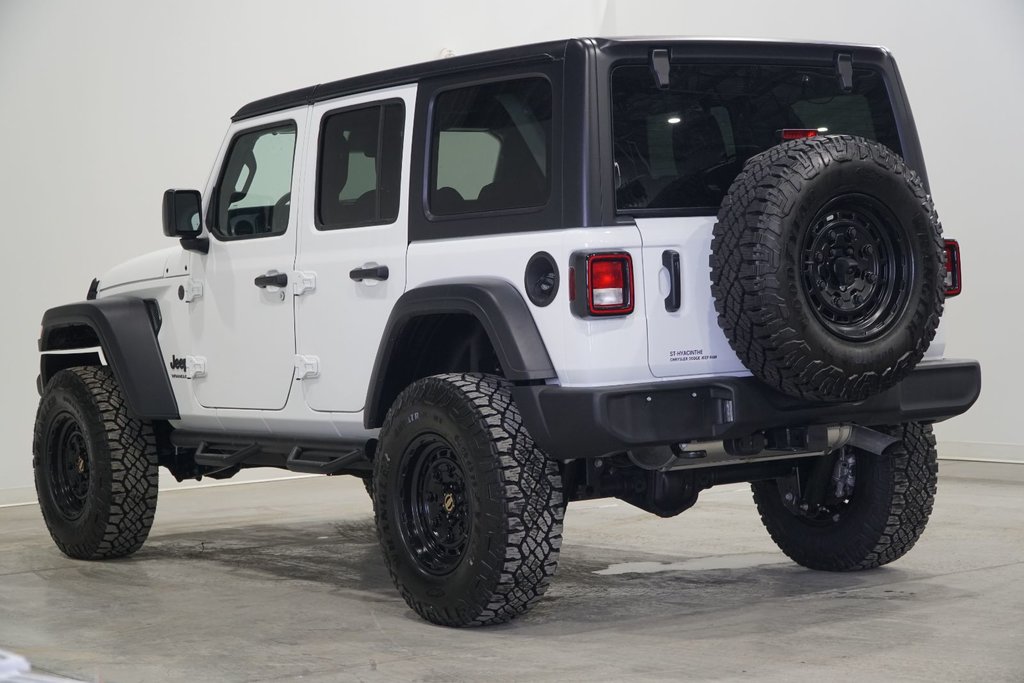 2024 Jeep WRANGLER 4-Door SPORT S in Saint-Hyacinthe, Quebec - 2 - w1024h768px