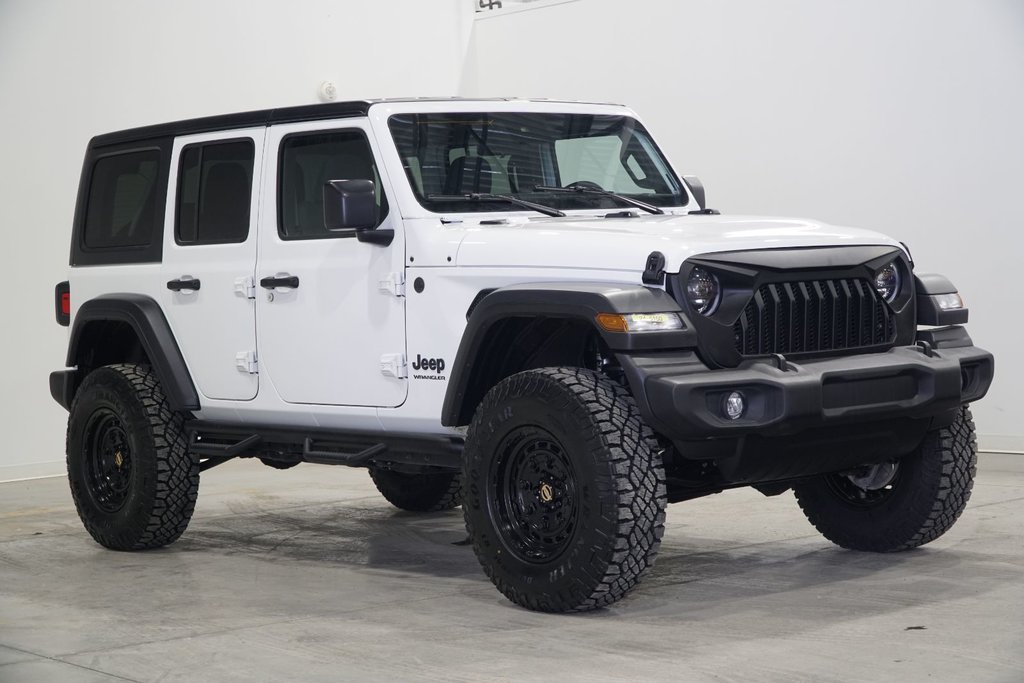 2024 Jeep WRANGLER 4-Door SPORT S in Saint-Hyacinthe, Quebec - 5 - w1024h768px