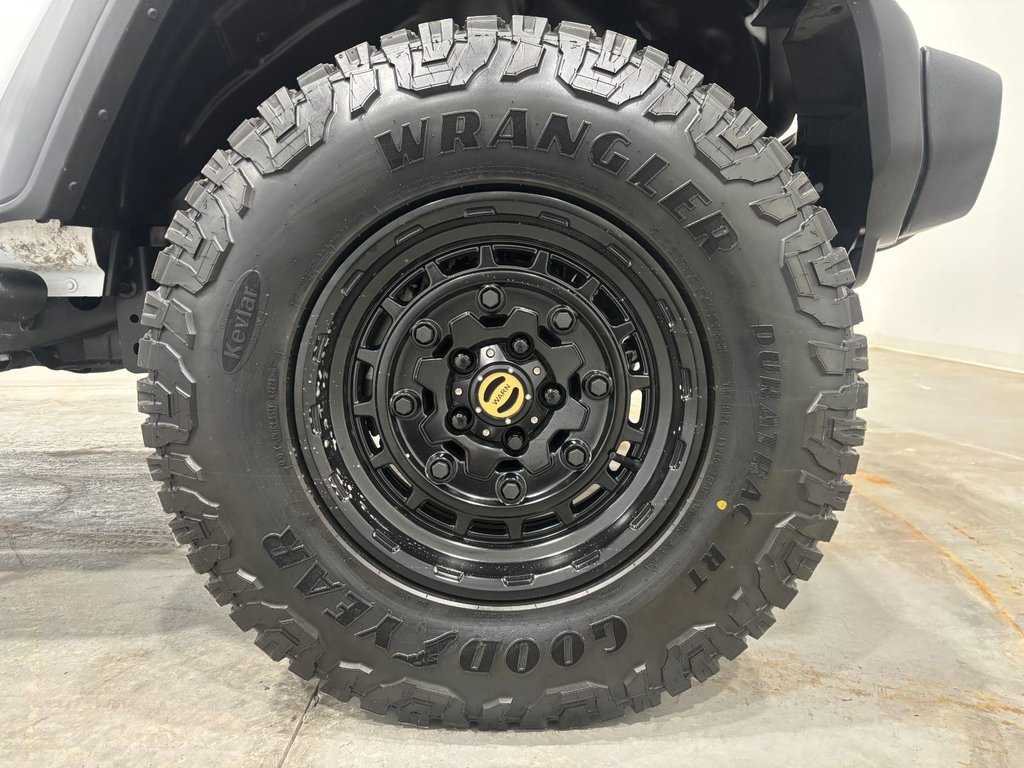 2024 Jeep WRANGLER 4-Door SPORT S in Saint-Hyacinthe, Quebec - 7 - w1024h768px