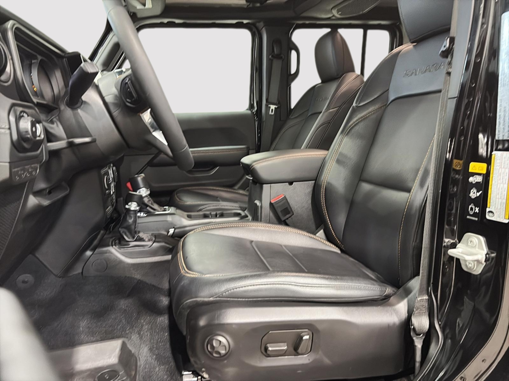 2024 Jeep WRANGLER 4-Door SAHARA in Saint-Hyacinthe, Quebec - 13 - w1024h768px