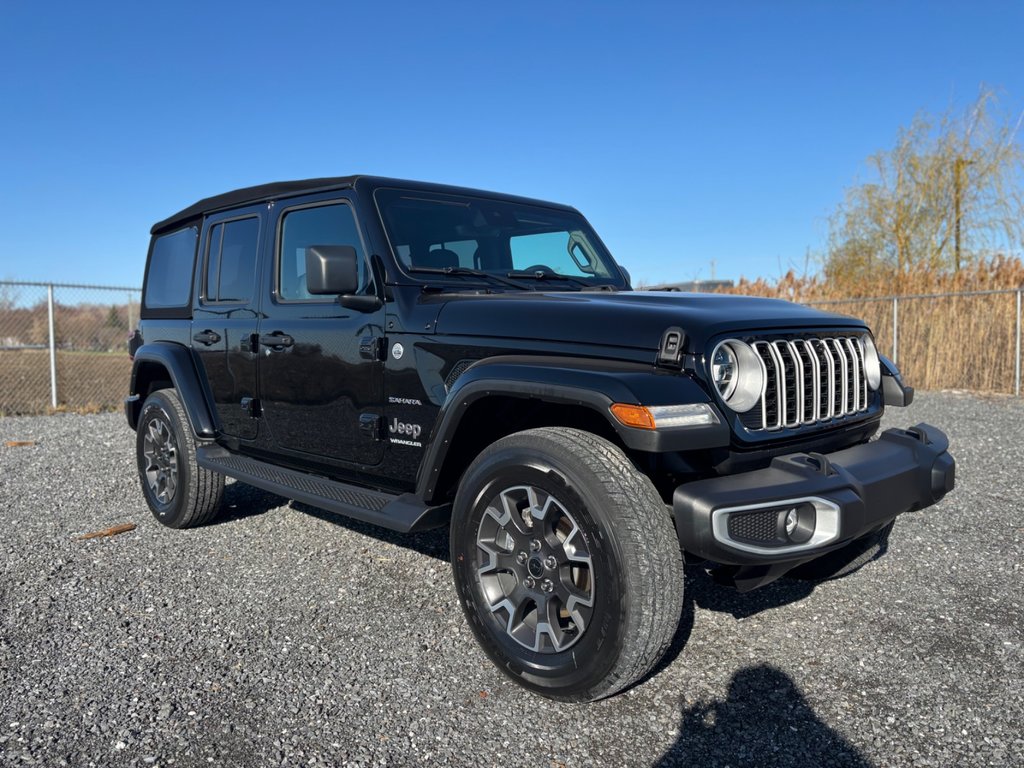 Jeep WRANGLER 4-Door SAHARA 2024 à Saint-Hyacinthe, Québec - 3 - w1024h768px