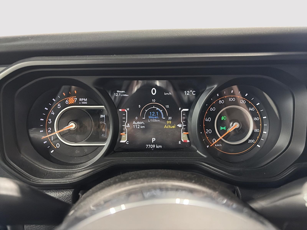 2024 Jeep WRANGLER 4-Door SAHARA in Saint-Hyacinthe, Quebec - 11 - w1024h768px