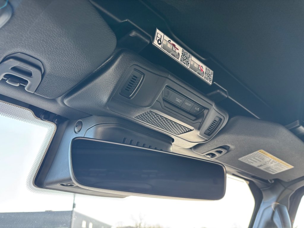 Jeep WRANGLER 4-Door SAHARA 2024 à Saint-Hyacinthe, Québec - 29 - w1024h768px