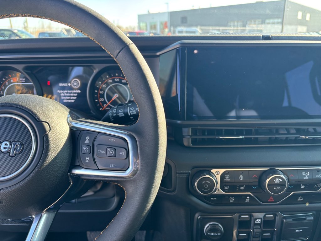 Jeep WRANGLER 4-Door SAHARA 2024 à Saint-Hyacinthe, Québec - 18 - w1024h768px